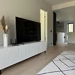 Brand New With Balcony And Free Parking Apartment *