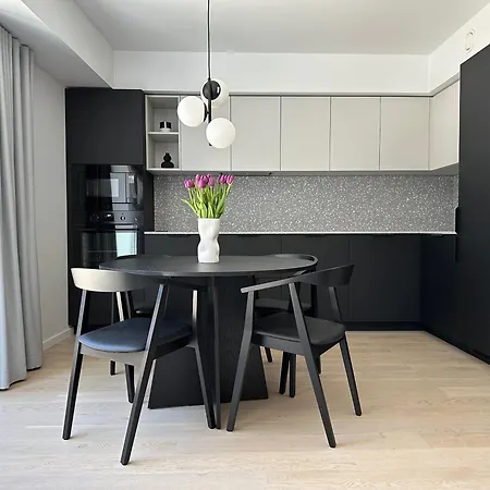 דירה Brand New With Balcony And Free Parking *
