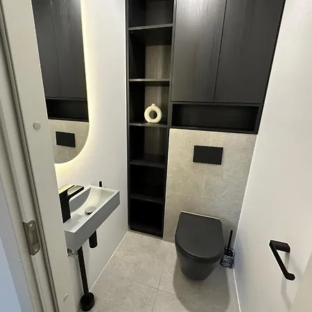 דירה Brand New With Balcony And Free Parking *