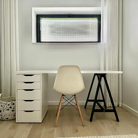 Brand New With Balcony And Free Parking *