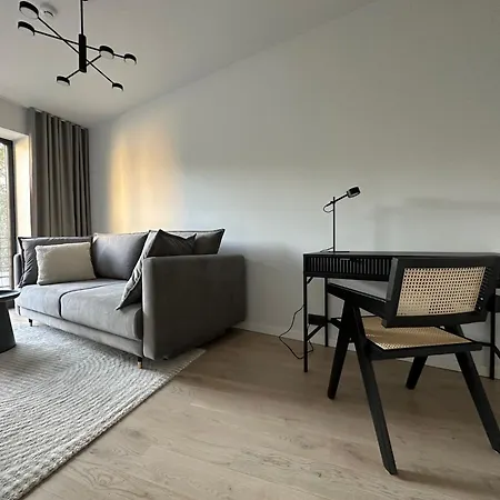 דירה Brand New With Balcony And Free Parking *