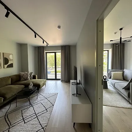 Brand New With Balcony And Free Parking דירה טאלין