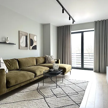 Brand New With Balcony And Free Parking Apartmán